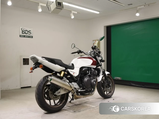 Проданный Honda CB400SF 2018 из Японии, фото 2