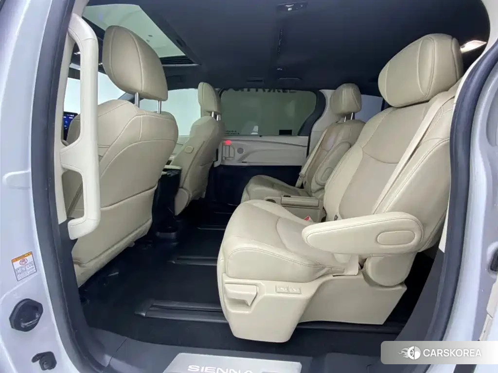 Toyota Sienna id 4629671 из Китая 18