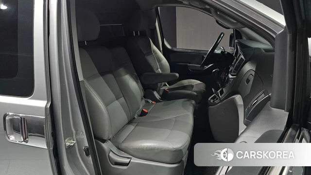 Hyundai The New Grand Starex id 4502135 из Кореи 18
