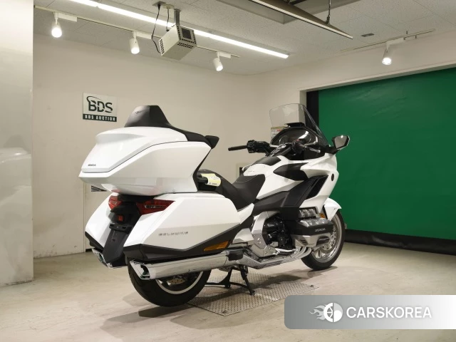 Проданный Honda GL1800 TOUR DCT 2022 из Японии, фото 2
