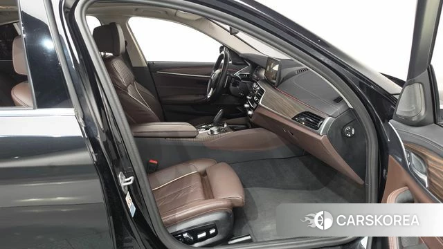 BMW 5 Series (G30) id 4549288 из Кореи 18