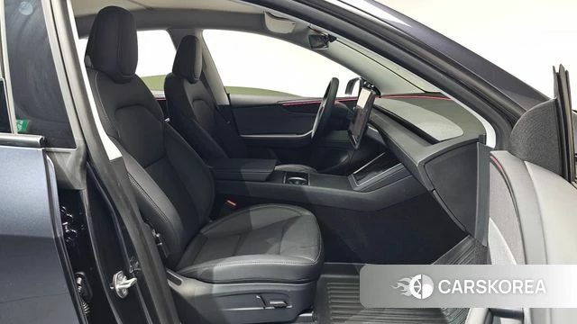 Tesla Model Y id 4691119 из Кореи 18