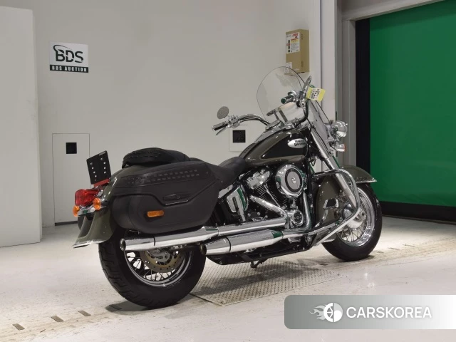 Проданный Harley-Davidson Softail Heritage Classic FLHC1750 2021 из Японии, фото 2