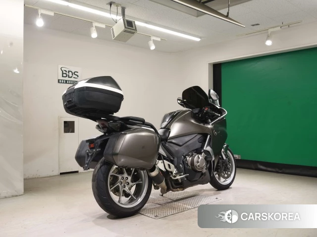 Проданный Honda VFR1200F DCT 2012 из Японии, фото 2