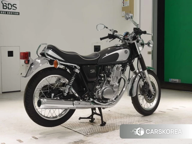Проданный Yamaha SR400 2021 из Японии