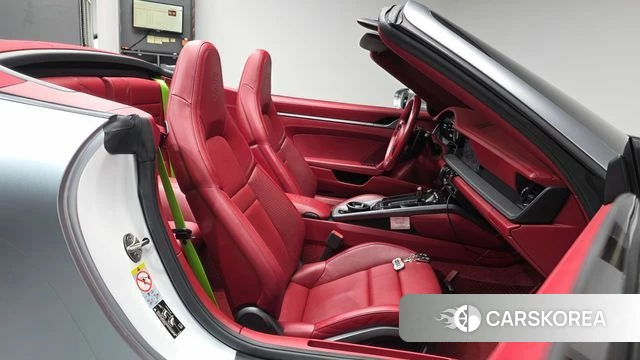 Porsche 911(992) id 4294071 из Кореи 18