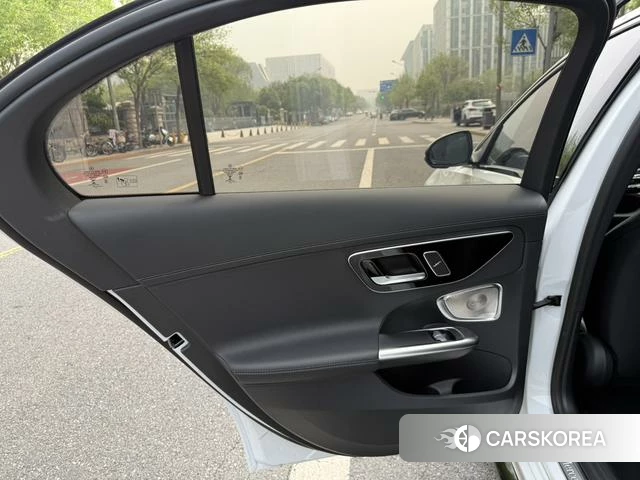 Mercedes-Benz Class C id 4256467 из Китая 18