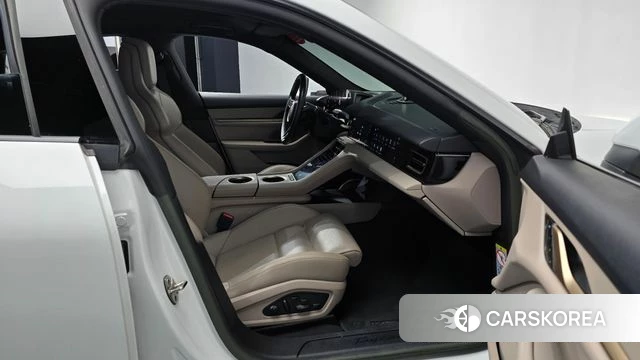 Porsche Taycan id 4230867 из Кореи 18