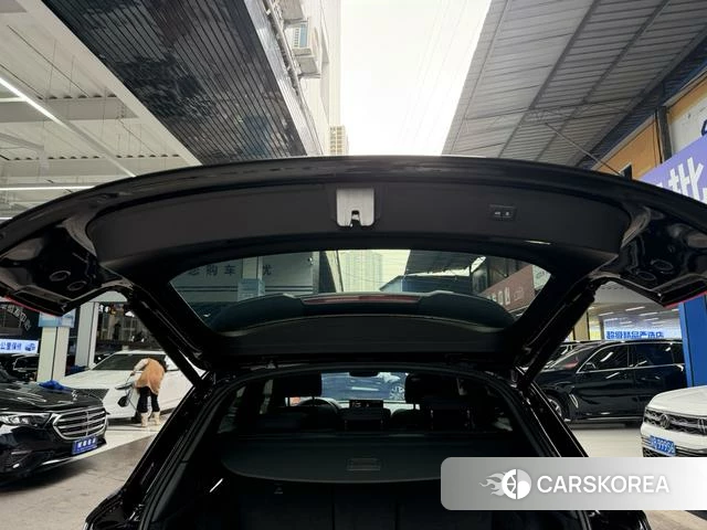 Audi Q5L id 4297962 из Китая 18