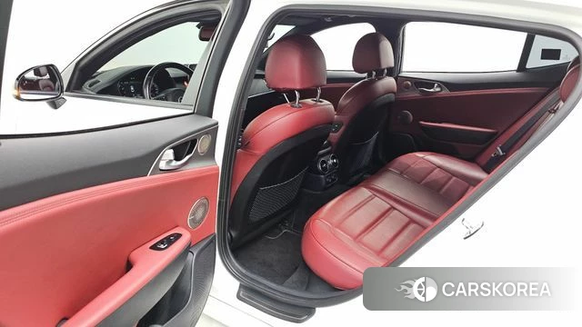 Kia Stinger id 4693813 из Кореи 18
