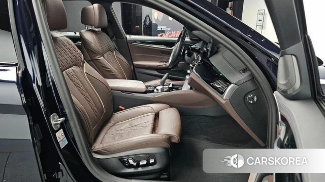 BMW 5 Series (G30) id 4533875 из Кореи 18