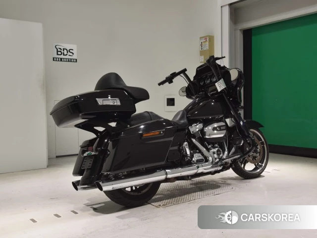 Проданный Harley-Davidson Street Glide FLHXS1750 2017 из Японии, фото 2
