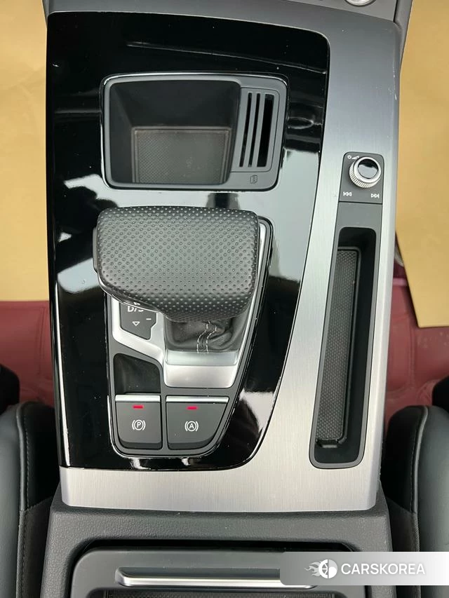 Audi Q5L id 4259250 из Китая 18