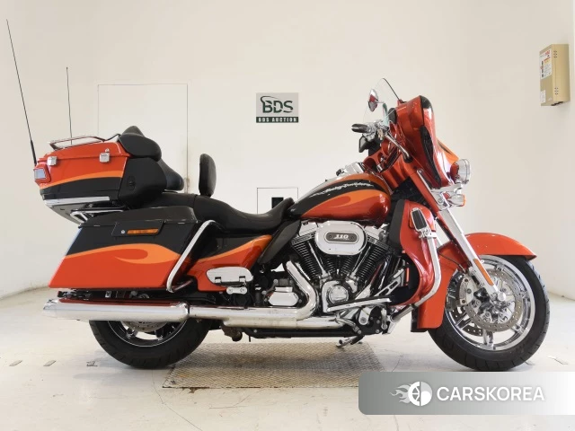 Harley-Davidson Electra Glide FLHTCUSE1800 CVO id 3947966 из Японии 17