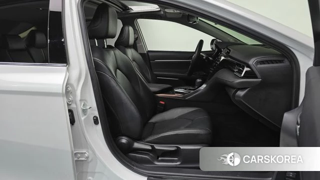 Toyota Camry (XV70) id 4350769 из Кореи 18
