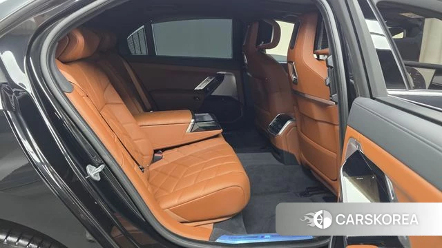 BMW 7 Series (G70) id 4441877 из Кореи 18
