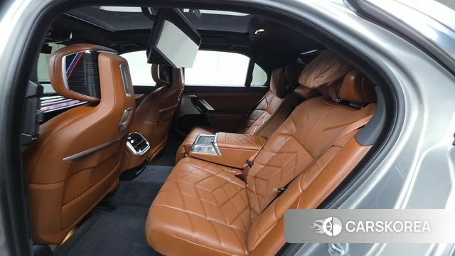 BMW 7 Series (G70) id 4222561 из Кореи 18