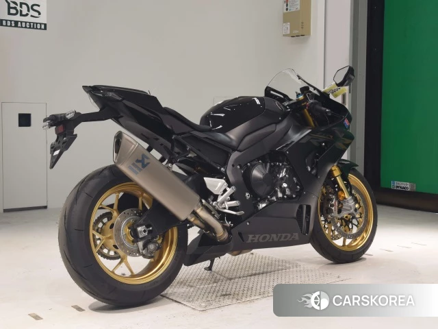 Проданный Honda CBR1000RR-R FIREBLADE SP 2023 из Японии, фото 2