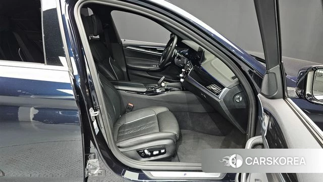 BMW 5 Series (G30) id 4520195 из Кореи 18