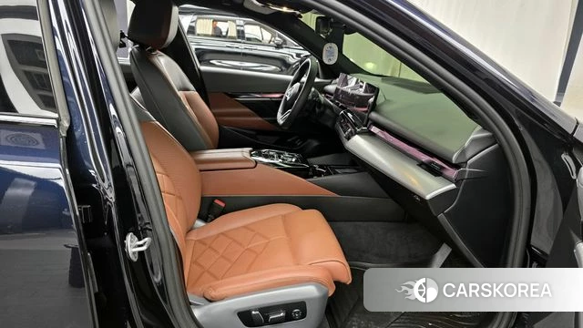 BMW 5 Series (G60) id 4394386 из Кореи 18