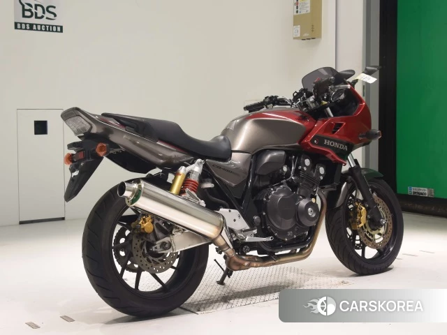 Проданный Honda CB400SF BOLDOR 2016 из Японии, фото 2