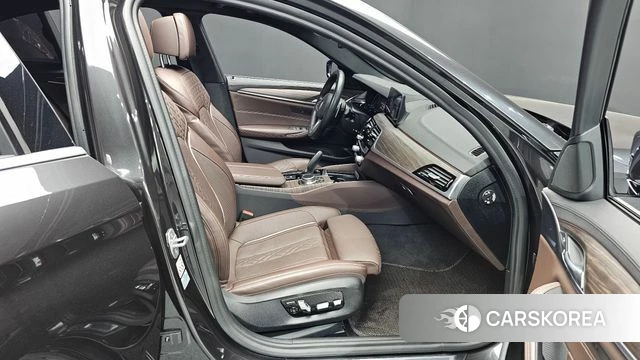 BMW 5 Series (G30) id 4435246 из Кореи 18