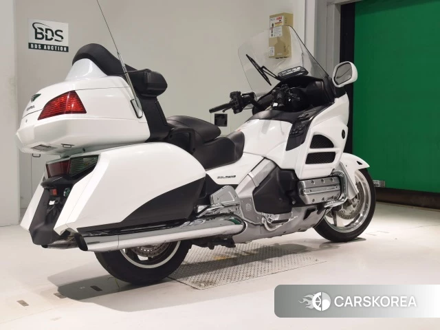 Проданный Honda GL1800 AIR NAVI 2014 из Японии