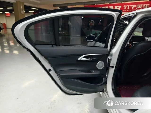 BMW 1 series id 4336289 из Китая 18