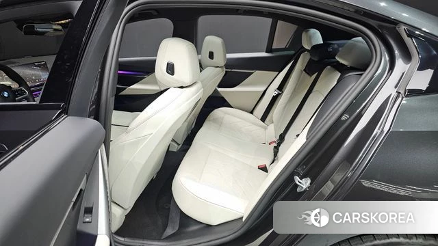 BMW 5 Series (G60) id 4185707 из Кореи 18