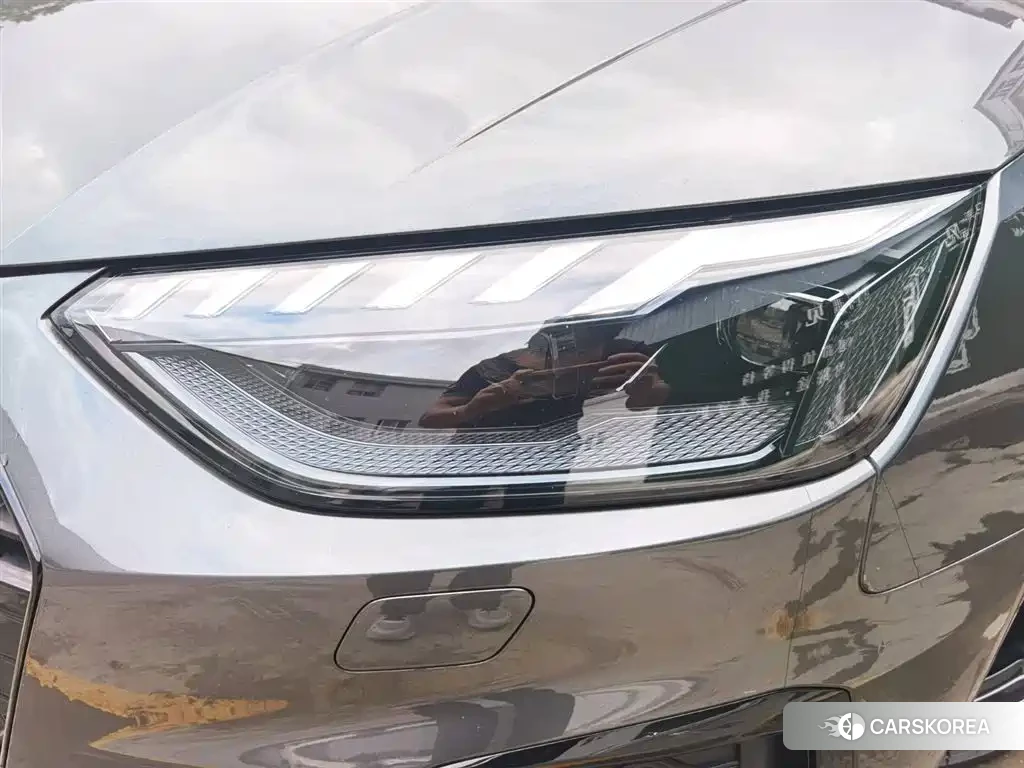 Audi A4L id 4599614 из Китая 18