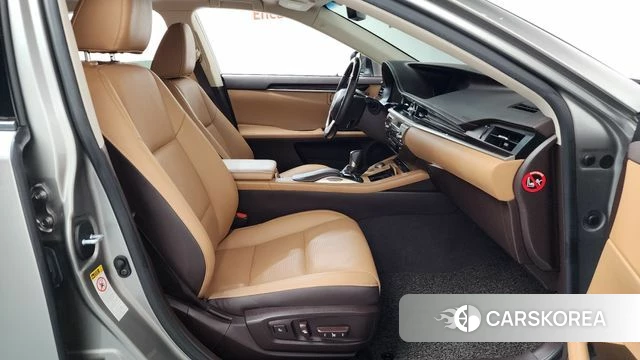 Lexus New ES300h id 4520890 из Кореи 18
