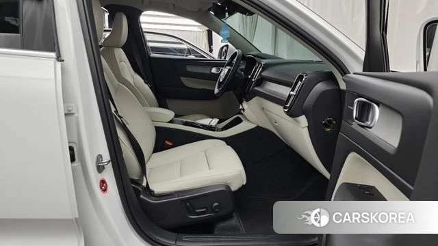 Volvo XC40 id 4523440 из Кореи 18