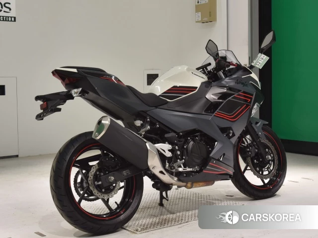 Проданный Kawasaki NINJA 400 2023 из Японии, фото 2