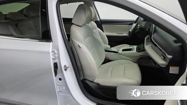 Hyundai The New Grandeur IG Hybrid id 4720912 из Кореи 18