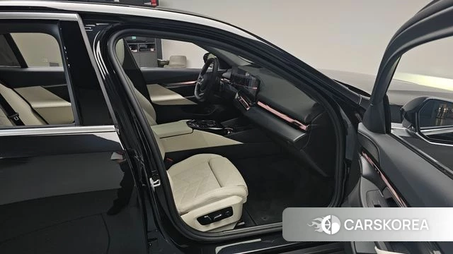 BMW 5 Series (G60) id 4279740 из Кореи 18