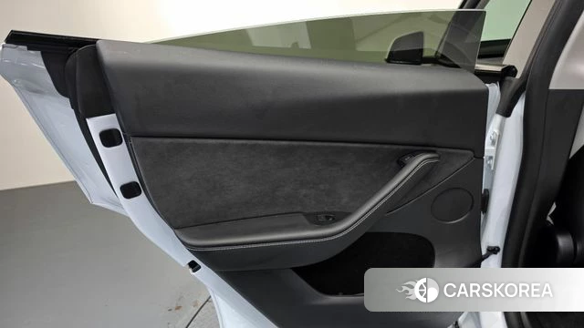 Tesla Model Y id 4302370 из Кореи 18