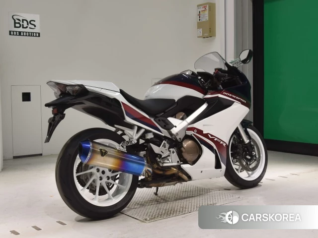 Проданный Honda VFR800F 2022 из Японии, фото 2