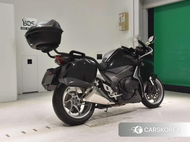 Проданный Honda VFR1200F 2011 из Японии, фото 2