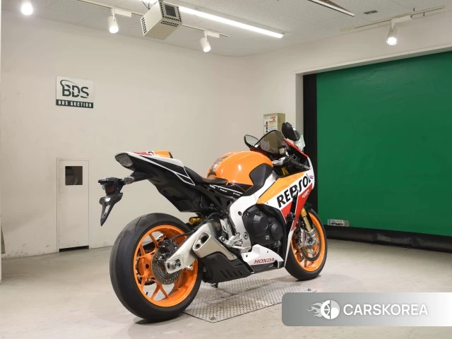 Проданный Honda CBR1000RR 2015 из Японии, фото 2