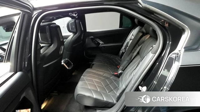 BMW 7 Series (G70) id 4223108 из Кореи 18