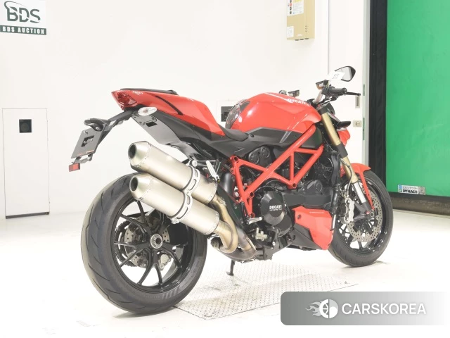 Проданный Ducati STREETFIGHTER 848 id 4110762 из Японии, фото 2