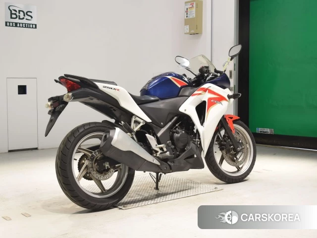 Проданный Honda CBR250R 2011 из Японии, фото 2