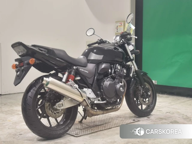 Проданный Honda CB400SF ABS 2020 из Японии, фото 2
