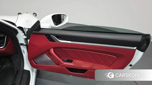 Porsche 911(992) id 4321801 из Кореи 18