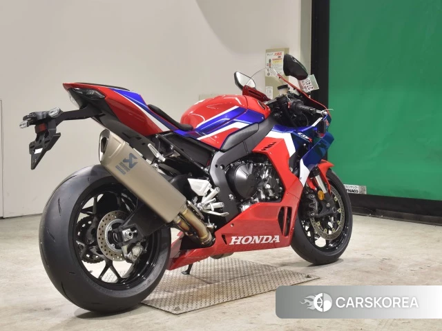 Проданный Honda CBR1000RR-R FIREBLADE 2021 из Японии, фото 2