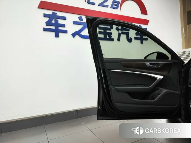 Audi A6L id 4258790 из Китая 18