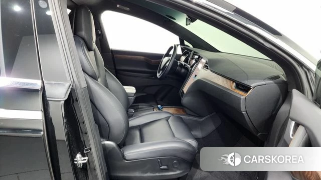 Tesla Model X id 4232531 из Кореи 18
