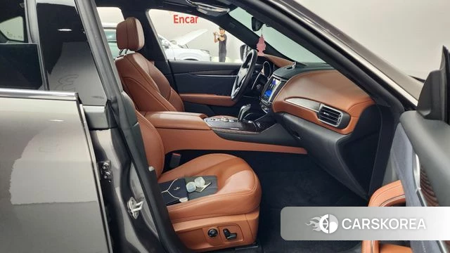 Maserati Levante id 4610045 из Кореи 18