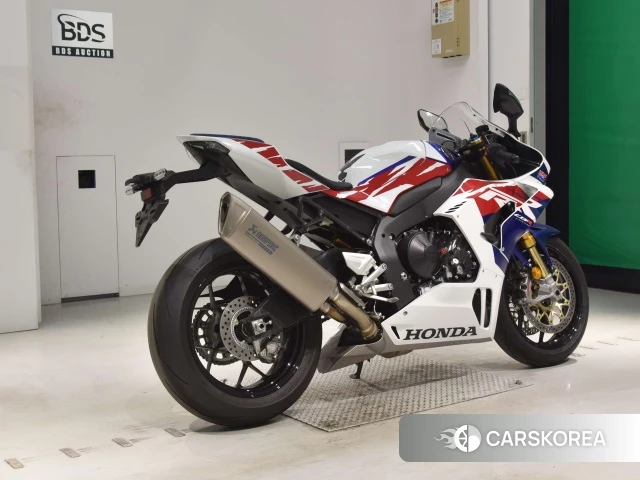 Проданный Honda CBR1000RR-R FIREBLADE SP 2022 из Японии, фото 2