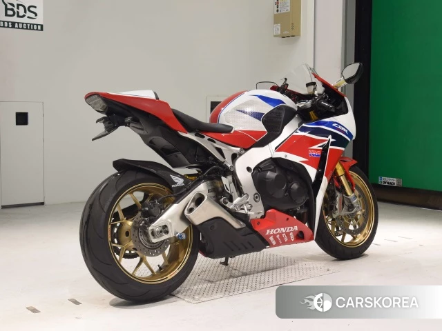 Проданный Honda CBR1000RR 2014 из Японии, фото 2